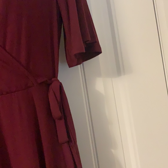 BNWOT Burgundy Wrap Dress Size Small also in black $15 if you buy 2 or more - Picture 5 of 5